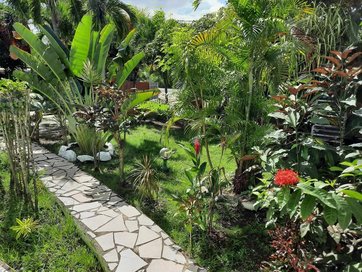 Le Jardin De Massieux Apartment Bouillante
