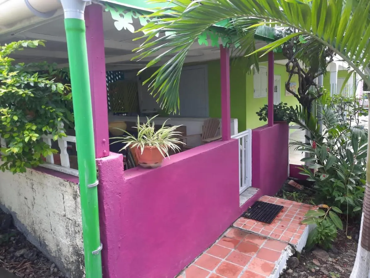 Le Jardin De Massieux Apartment Bouillante 0*,