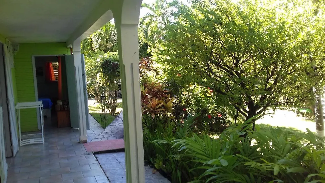 Appartement Le Jardin de Massieux à Bouillante